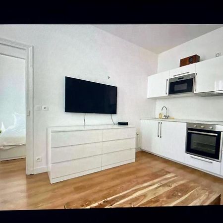 Cute One Bedroom In Le Marais Париж Экстерьер фото