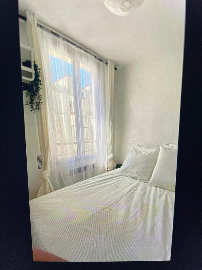 Cute One Bedroom In Le Marais Париж Экстерьер фото